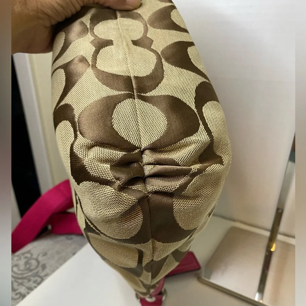 Coach Daisy Signature File bag - Picture 6 of 13